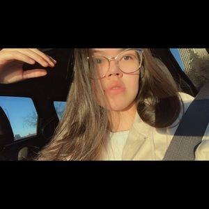 Meet your Posher, Ariana